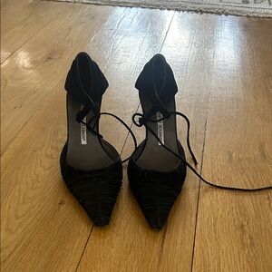Manolo Blahnik Elegant Black Pointed Heels